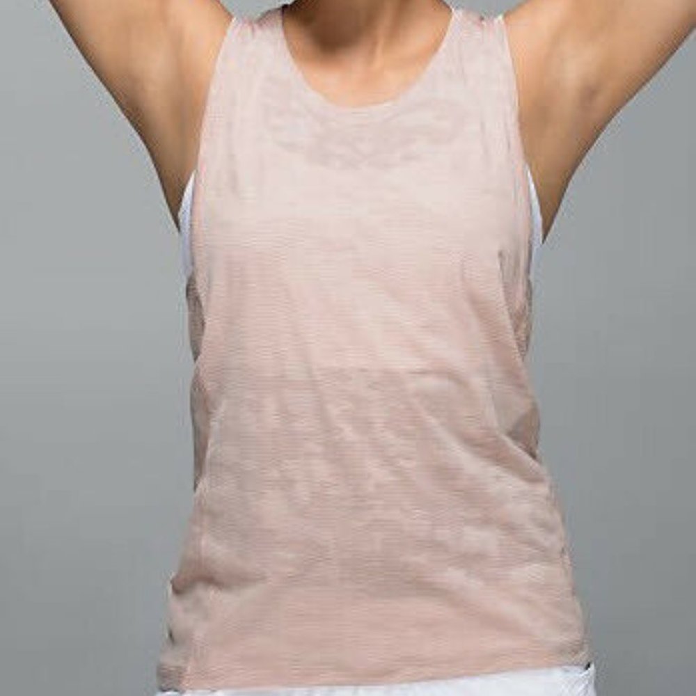 🌸🌞🌸  Pretty Lululemon Run for Days Tank in Camo Nude Pink - Picture 2 of 7